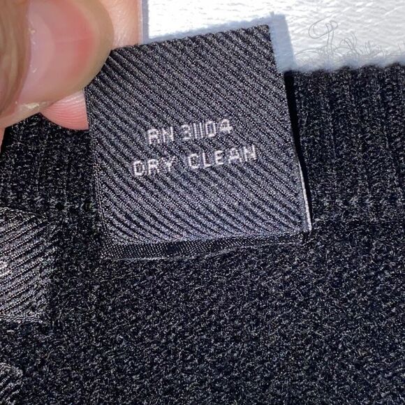 W.H Belk Men's Fine 2 Ply Cashmere Black Long Sleeve Sweater Size Large - Picture 9 of 10